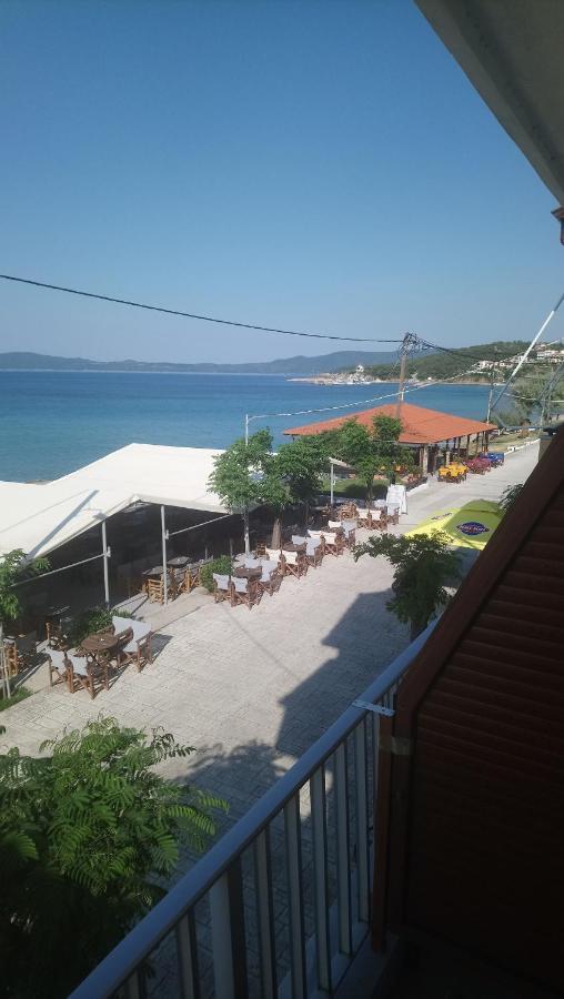 Diolkos Apartement Nea Roda Exterior foto