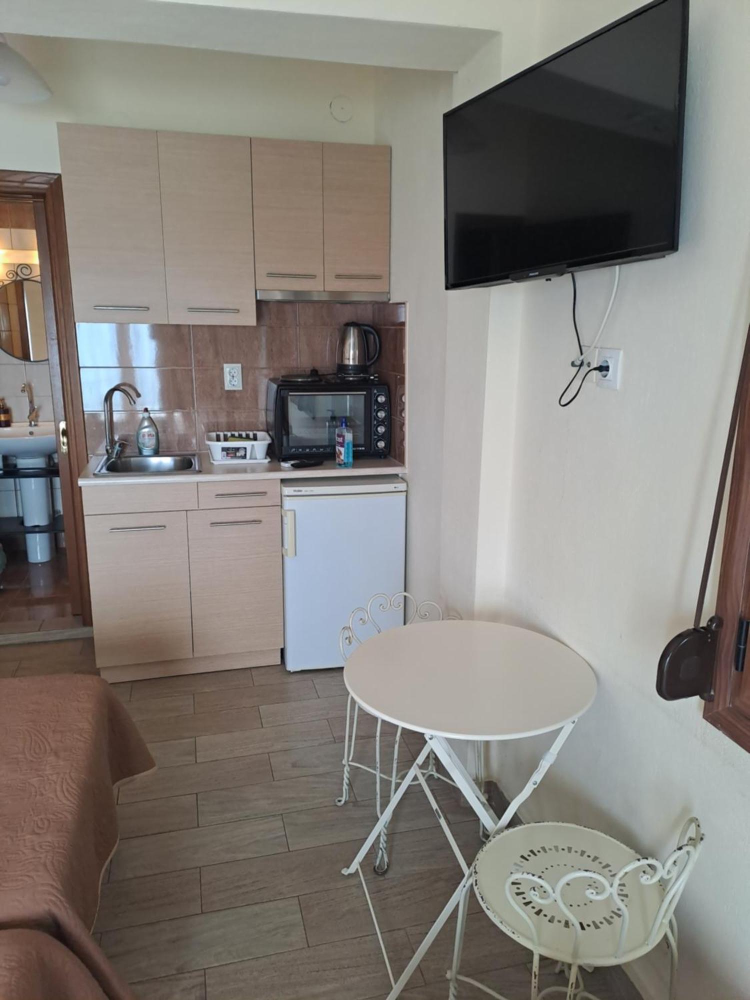 Diolkos Apartement Nea Roda Exterior foto
