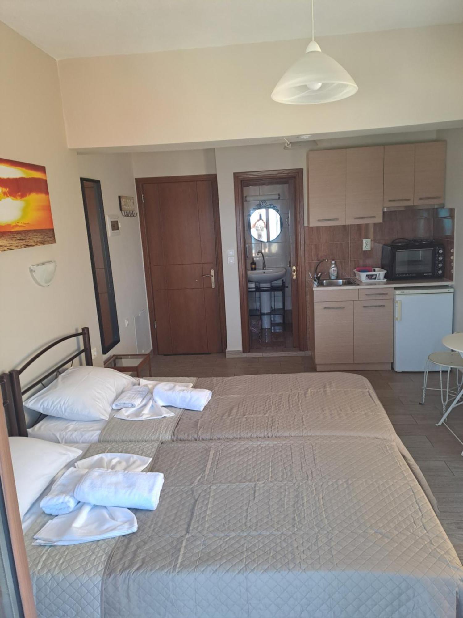 Diolkos Apartement Nea Roda Habitación foto