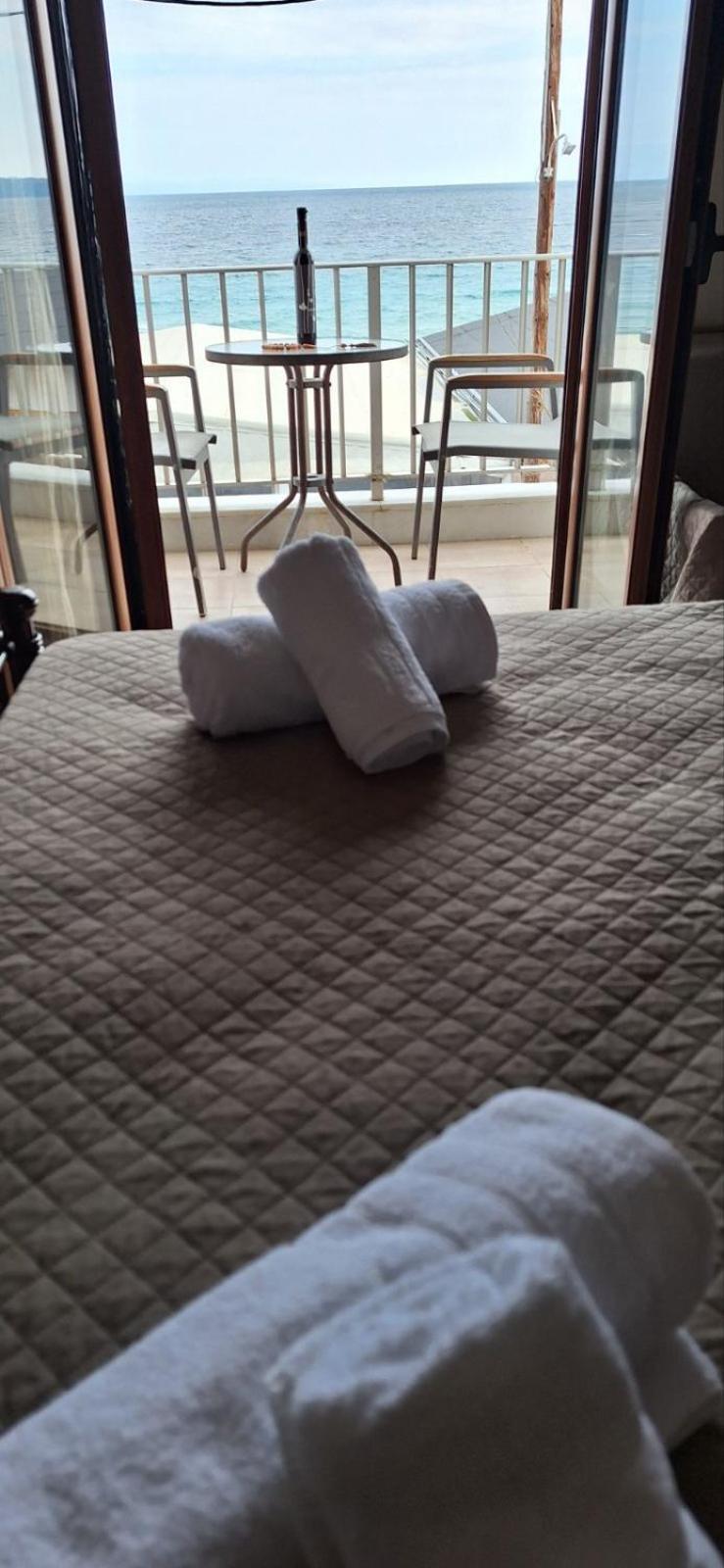 Diolkos Apartement Nea Roda Habitación foto